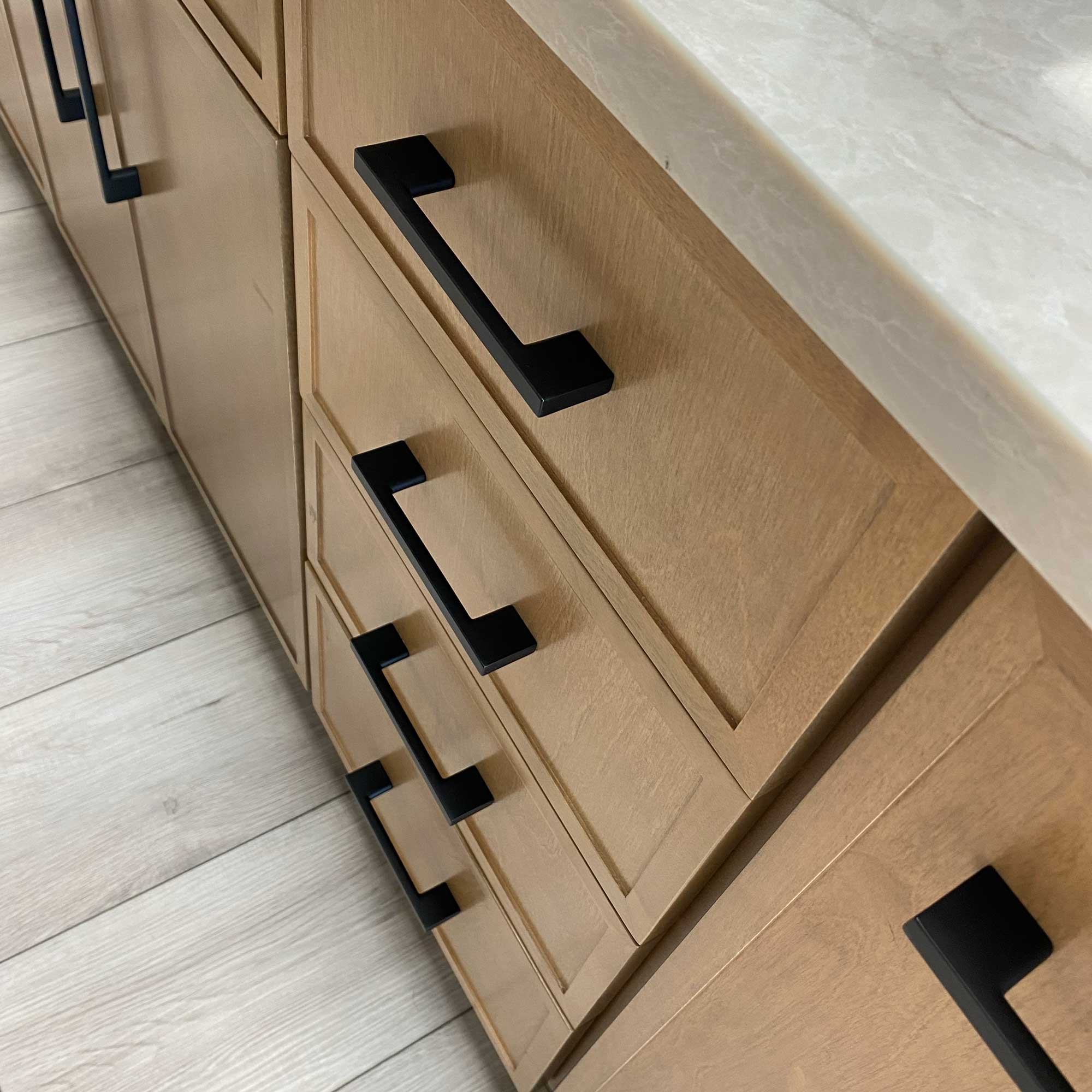 6’’ Matte Black Cabinet Pull H8372 128MB Hardware